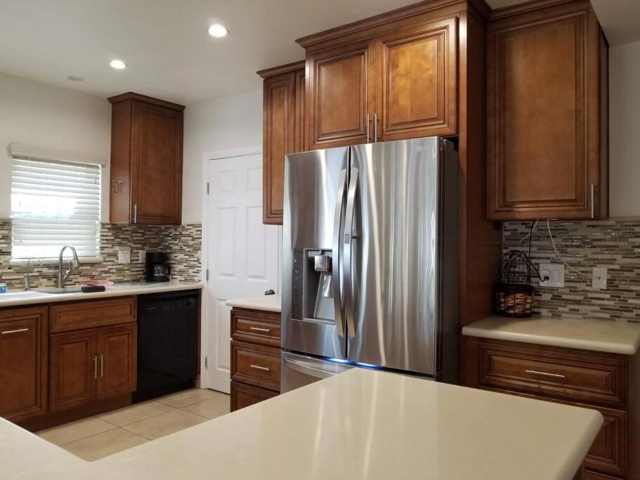 Luxury And Spacious 5 Bedroom Private House By Melrose Wifi Tv Backyard Free Parking Close To The Grove Hollywood Walk Of Fame Ferienhaus