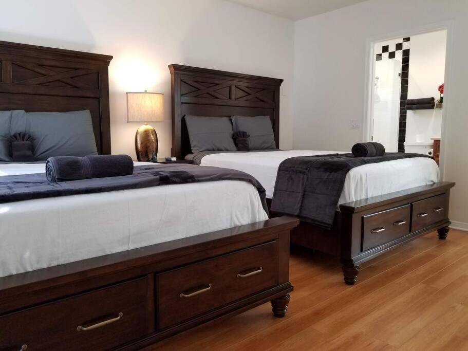Luxury And Spacious 5 Bedroom Private House By Melrose Wifi Tv Backyard Free Parking Close To The Grove Hollywood Walk Of Fame Ferienhaus