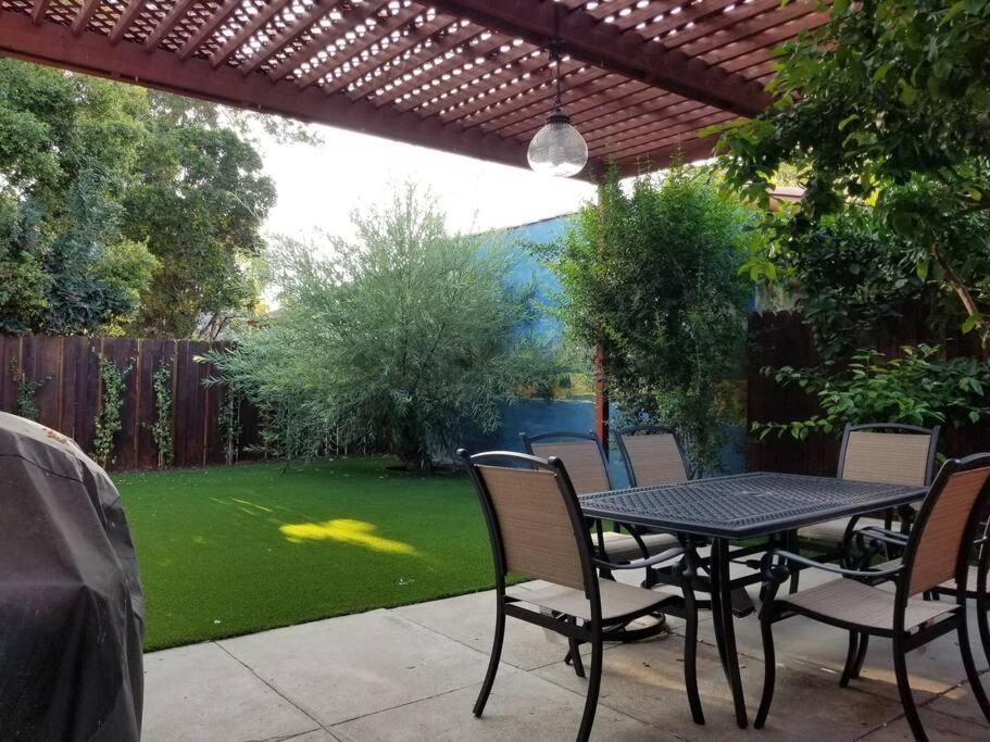Luxury And Spacious 5 Bedroom Private House By Melrose Wifi Tv Backyard Free Parking Close To The Grove Hollywood Walk Of Fame Ferienhaus Los Angeles